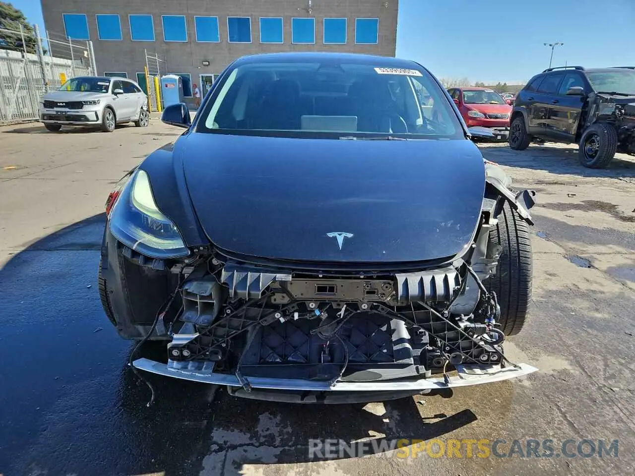 5 Photograph of a damaged car 5YJ3E1EB5NF205661 TESLA MODEL 3 2022