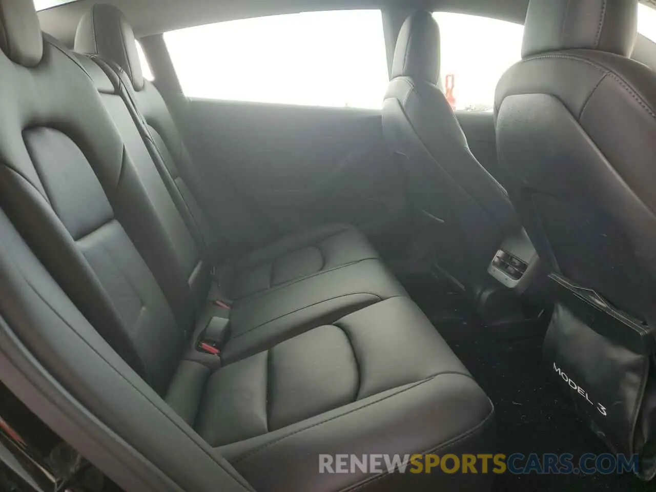 10 Photograph of a damaged car 5YJ3E1EB5NF206051 TESLA MODEL 3 2022