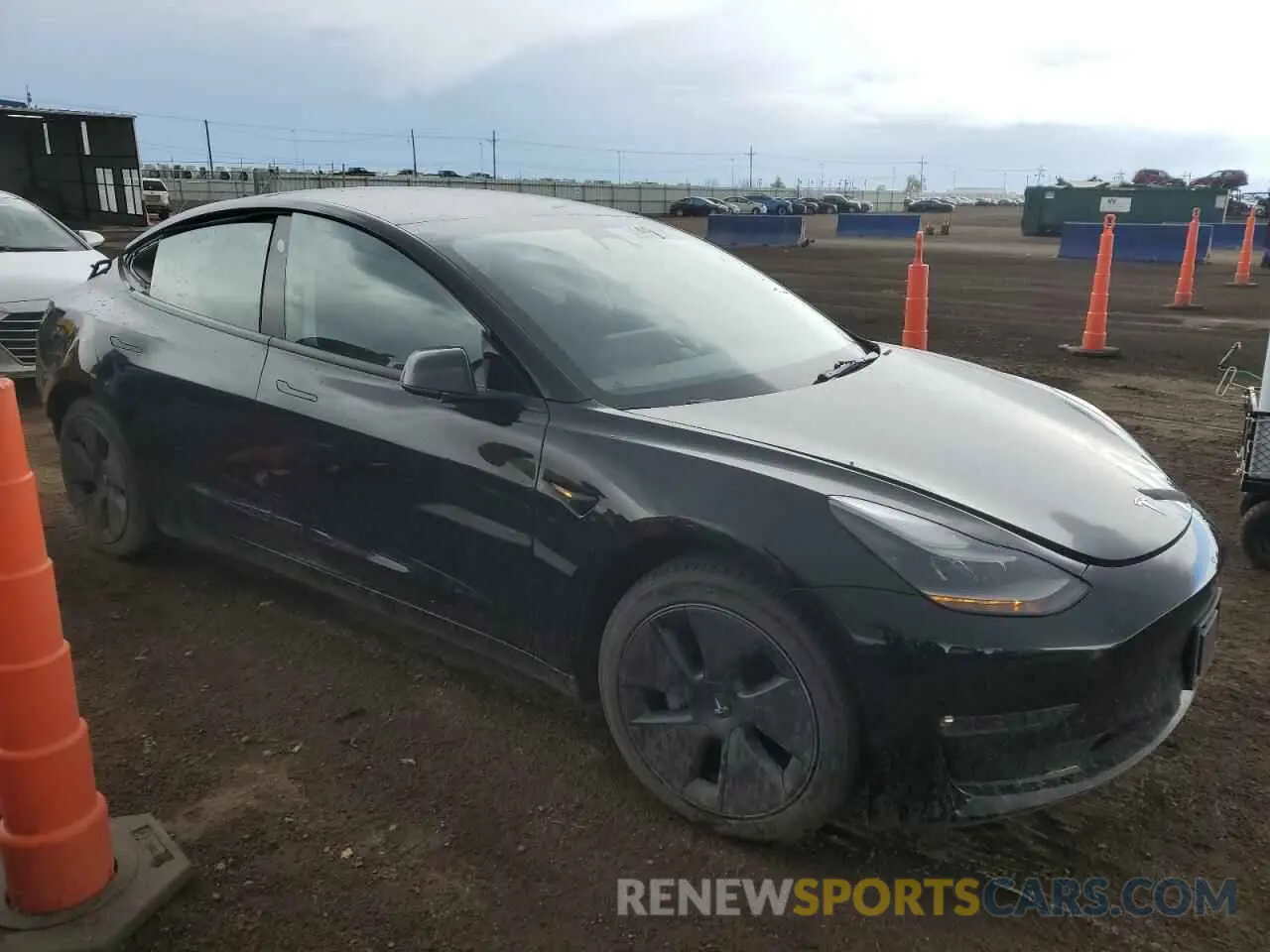 4 Photograph of a damaged car 5YJ3E1EB5NF206051 TESLA MODEL 3 2022
