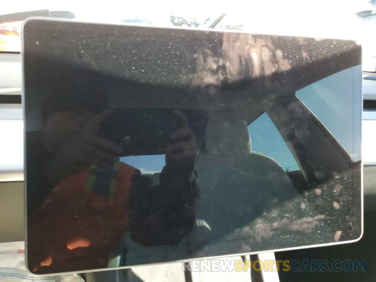 9 Photograph of a damaged car 5YJ3E1EB5NF253340 TESLA MODEL 3 2022