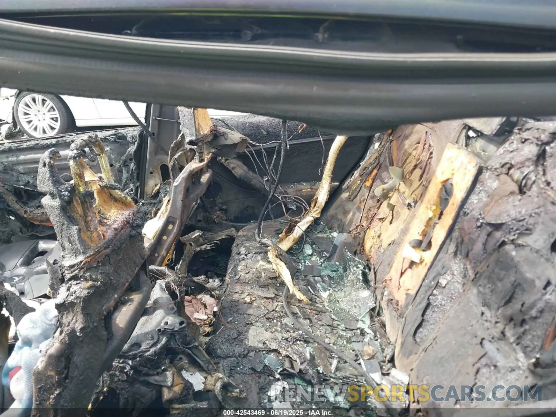 8 Photograph of a damaged car 5YJ3E1EB5NF263687 TESLA MODEL 3 2022