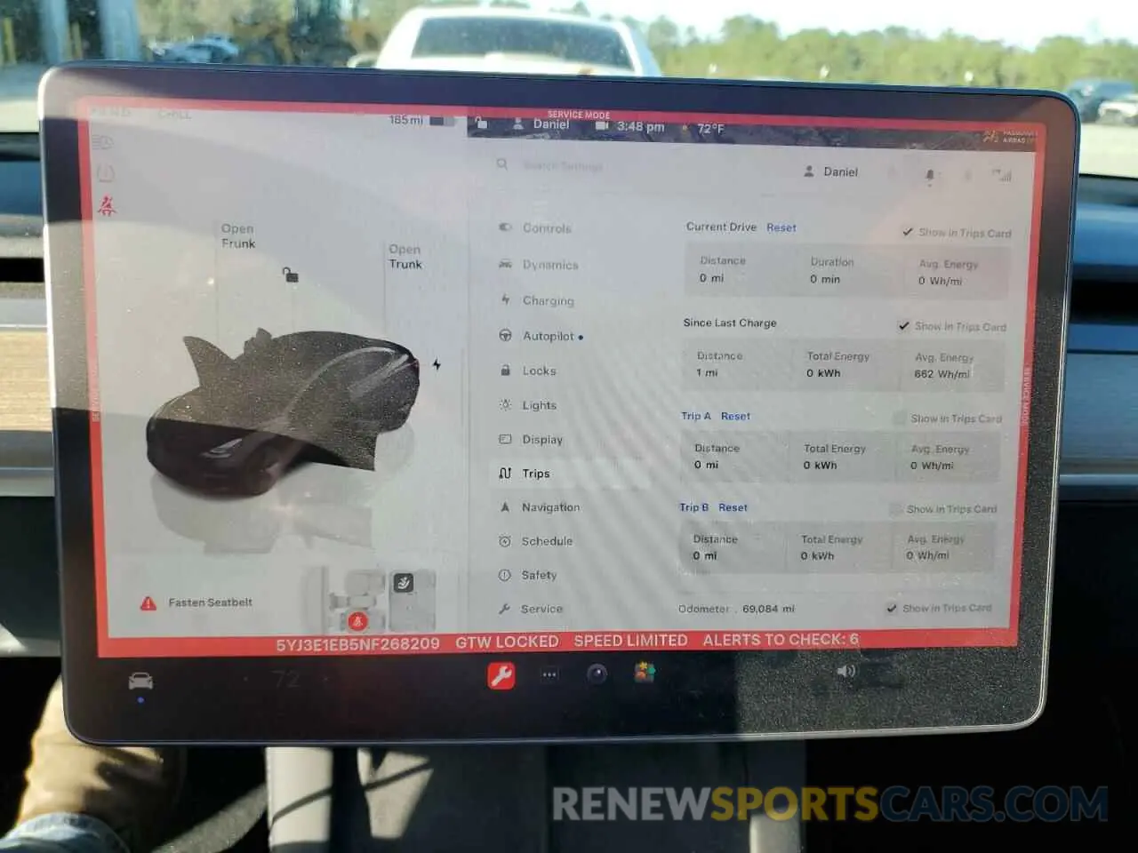 9 Photograph of a damaged car 5YJ3E1EB5NF268209 TESLA MODEL 3 2022