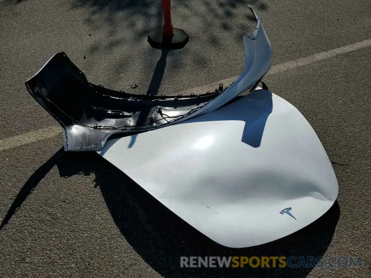 12 Photograph of a damaged car 5YJ3E1EB5NF270669 TESLA MODEL 3 2022