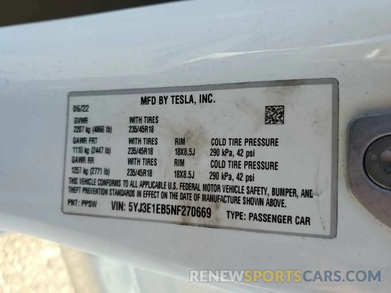 13 Photograph of a damaged car 5YJ3E1EB5NF270669 TESLA MODEL 3 2022