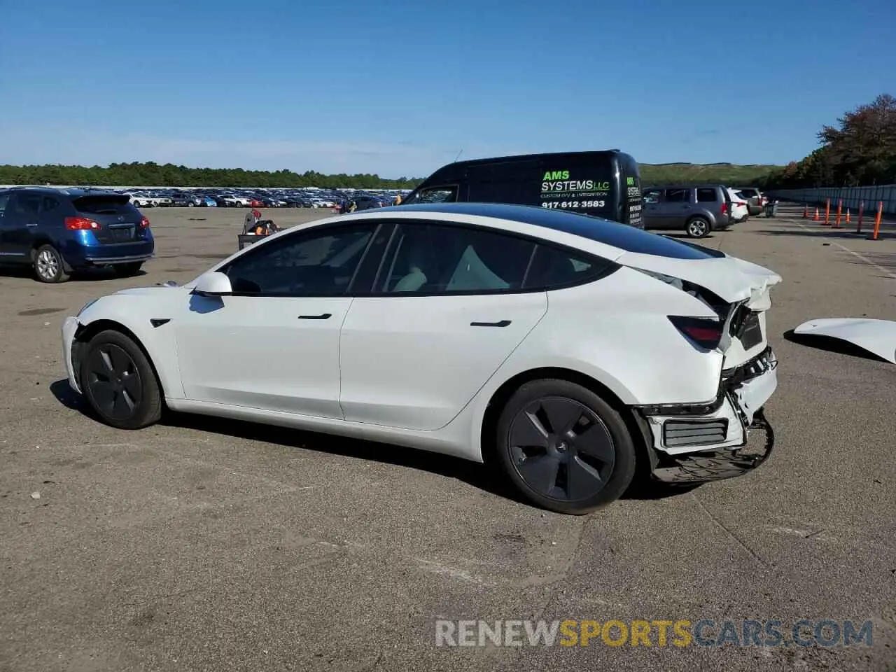 2 Photograph of a damaged car 5YJ3E1EB5NF270669 TESLA MODEL 3 2022