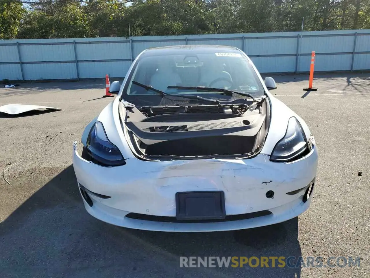 5 Photograph of a damaged car 5YJ3E1EB5NF270669 TESLA MODEL 3 2022