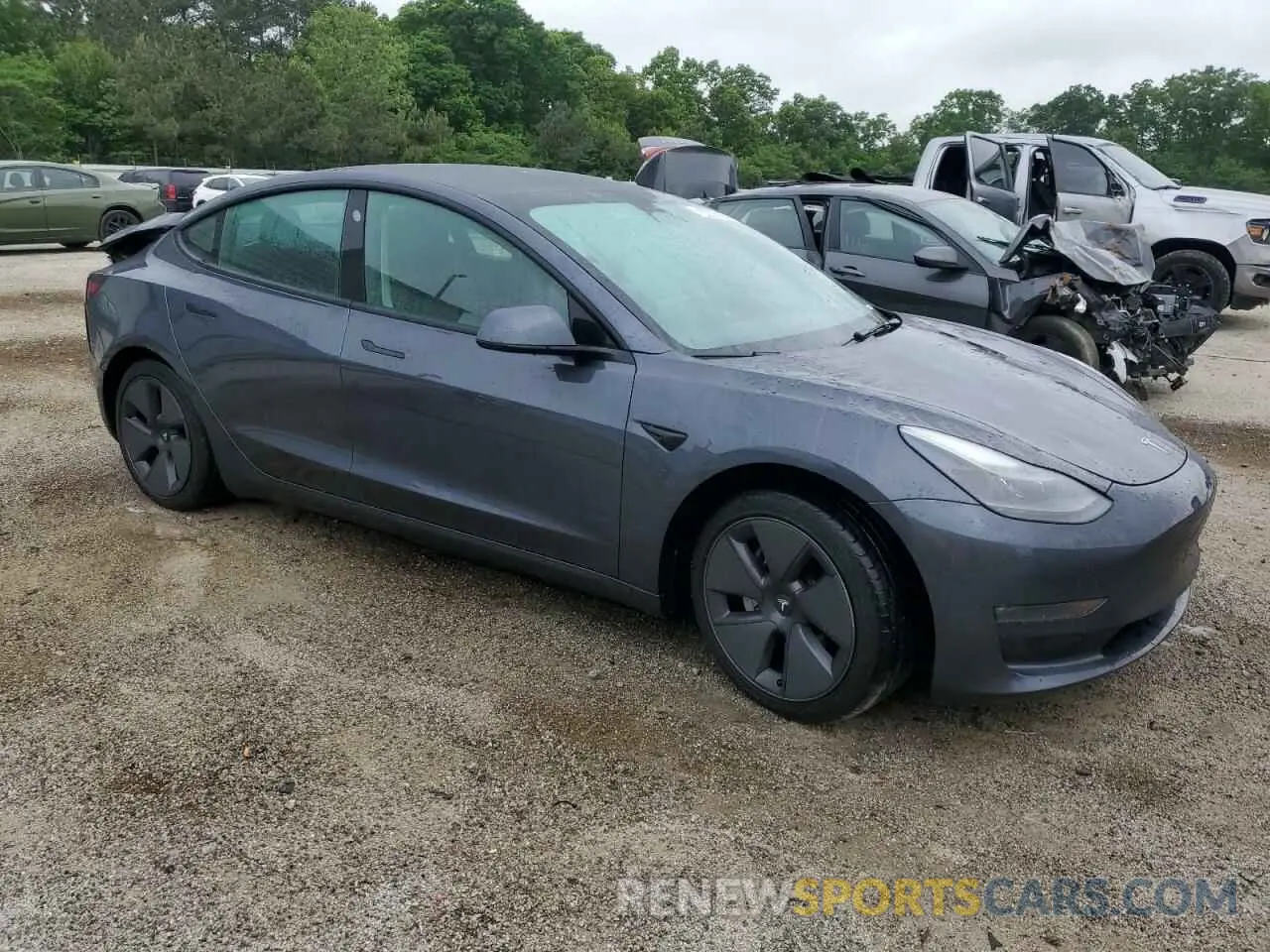 4 Photograph of a damaged car 5YJ3E1EB5NF287407 TESLA MODEL 3 2022
