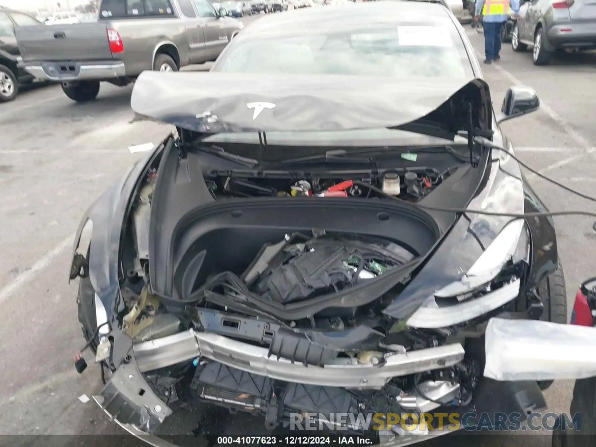 10 Photograph of a damaged car 5YJ3E1EB5NF290582 TESLA MODEL 3 2022