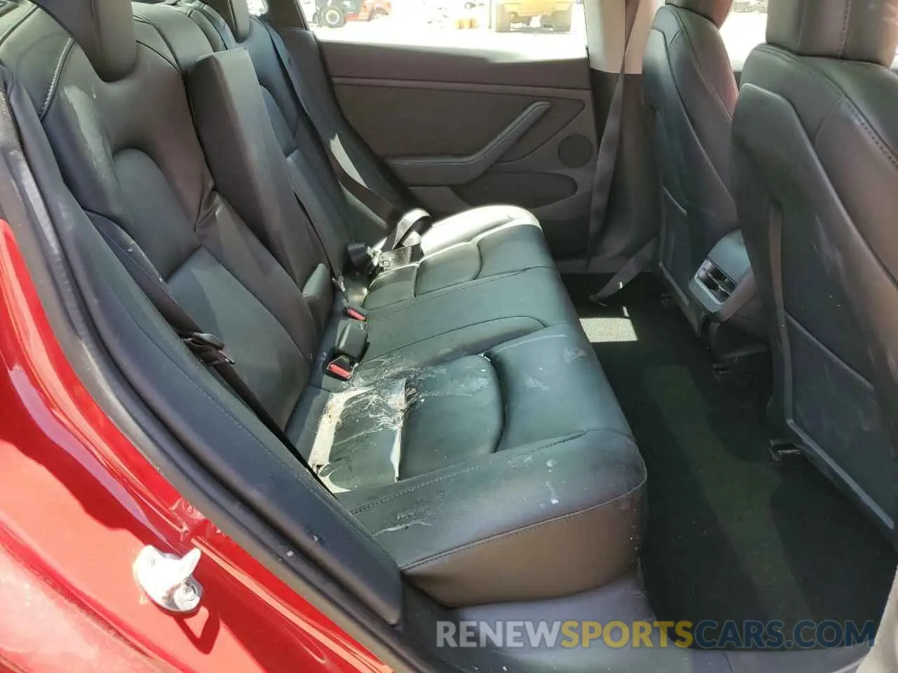10 Photograph of a damaged car 5YJ3E1EB5NF297659 TESLA MODEL 3 2022
