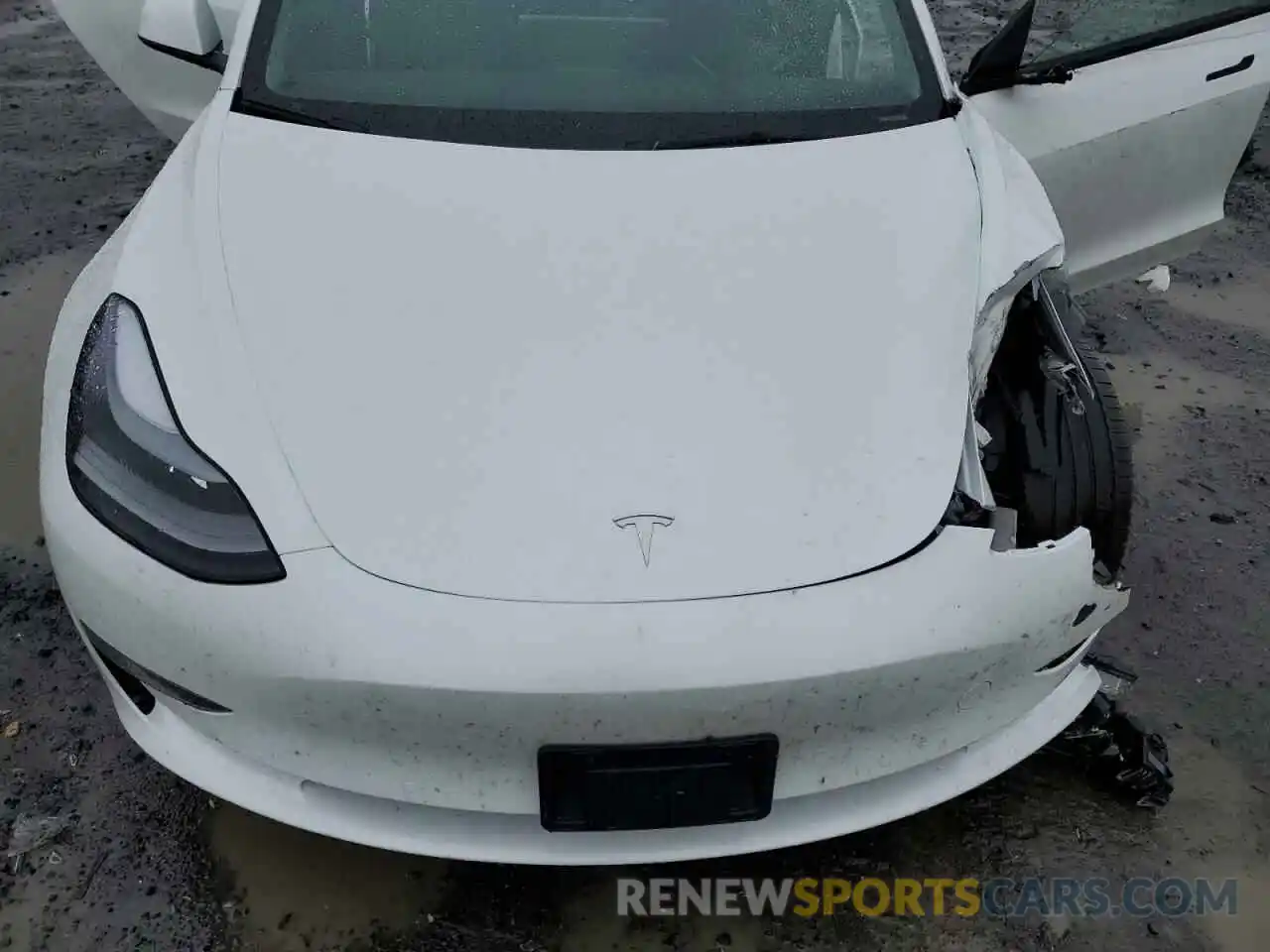 11 Photograph of a damaged car 5YJ3E1EB5NF316419 TESLA MODEL 3 2022