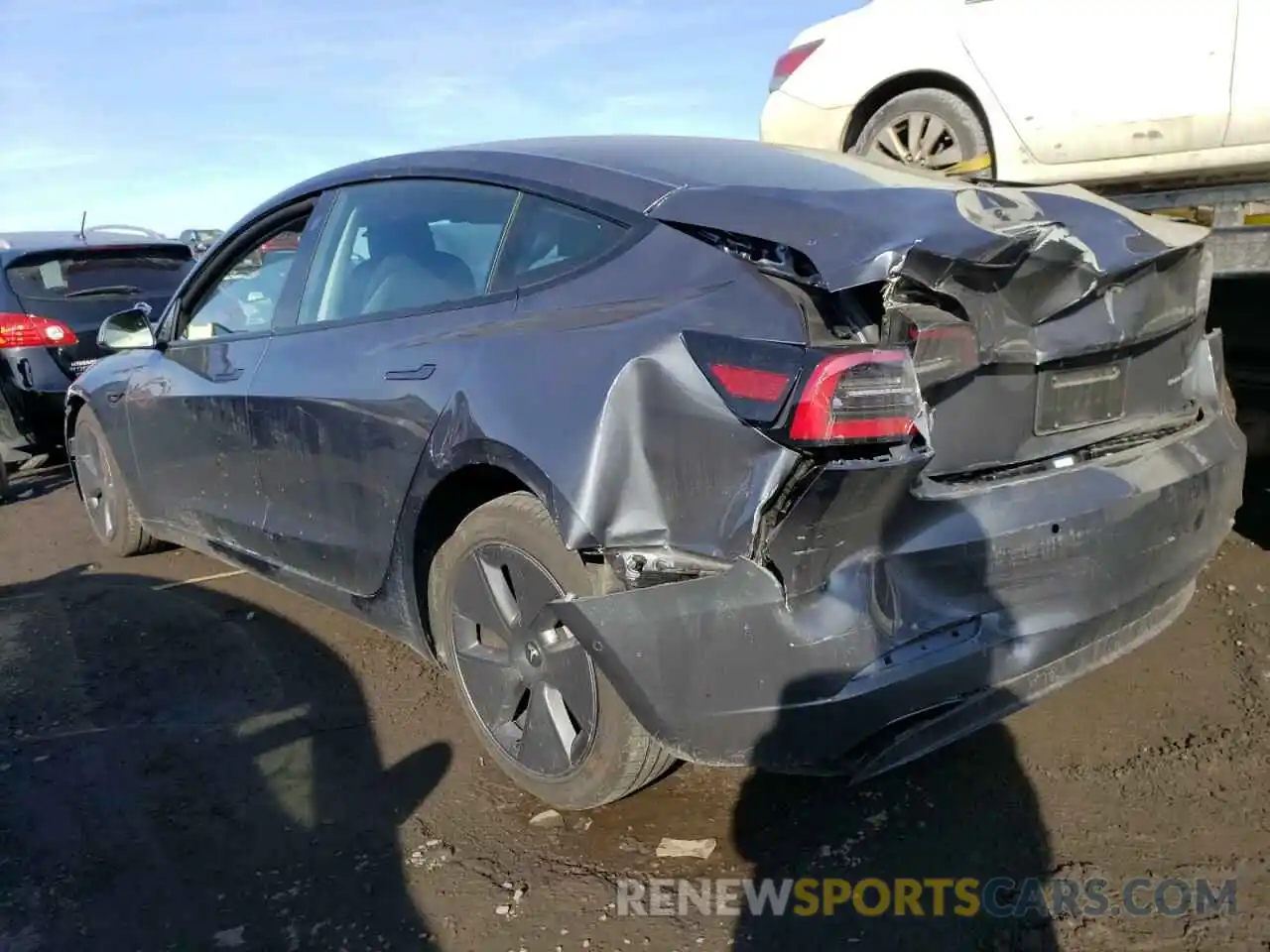 2 Photograph of a damaged car 5YJ3E1EB5NF321569 TESLA MODEL 3 2022