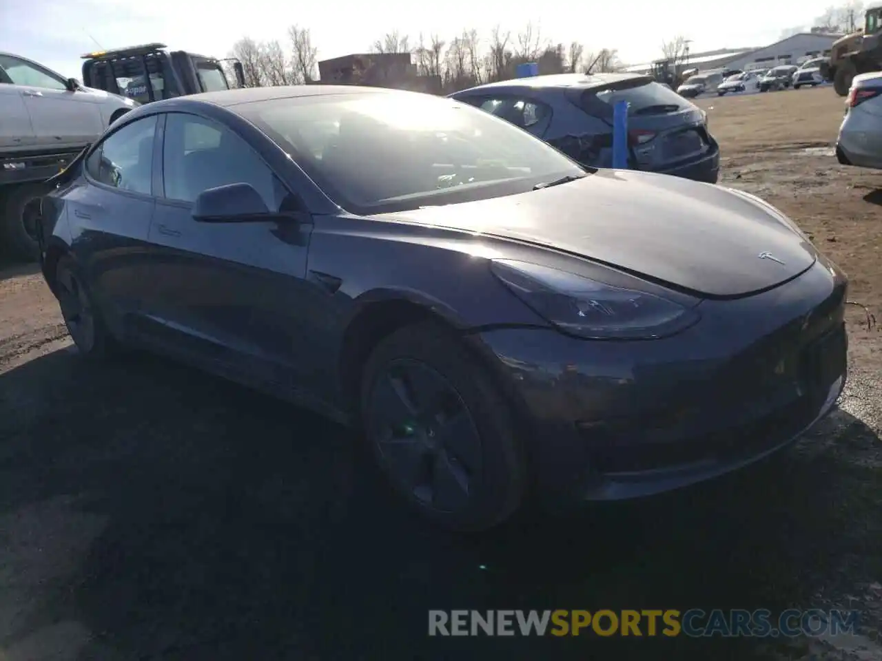 4 Photograph of a damaged car 5YJ3E1EB5NF321569 TESLA MODEL 3 2022