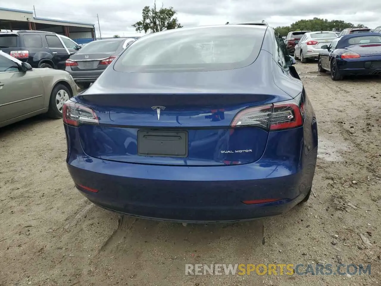 6 Photograph of a damaged car 5YJ3E1EB5NF334399 TESLA MODEL 3 2022