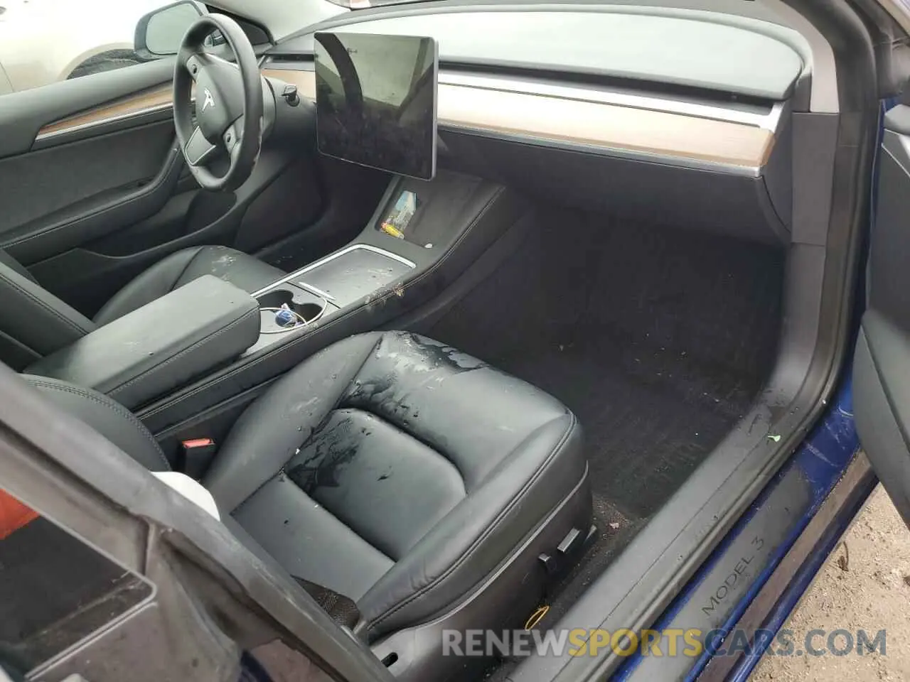 8 Photograph of a damaged car 5YJ3E1EB5NF334399 TESLA MODEL 3 2022