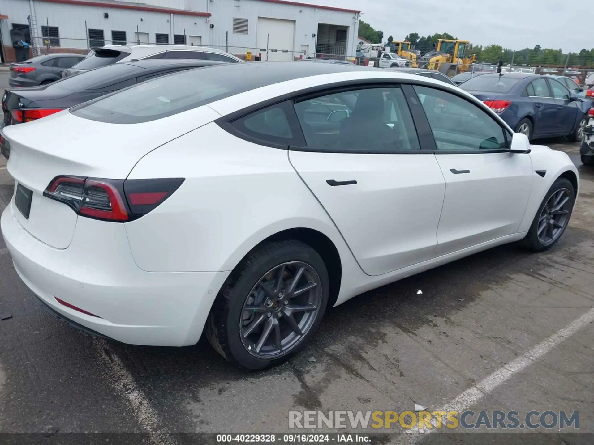 4 Photograph of a damaged car 5YJ3E1EB5NF339229 TESLA MODEL 3 2022