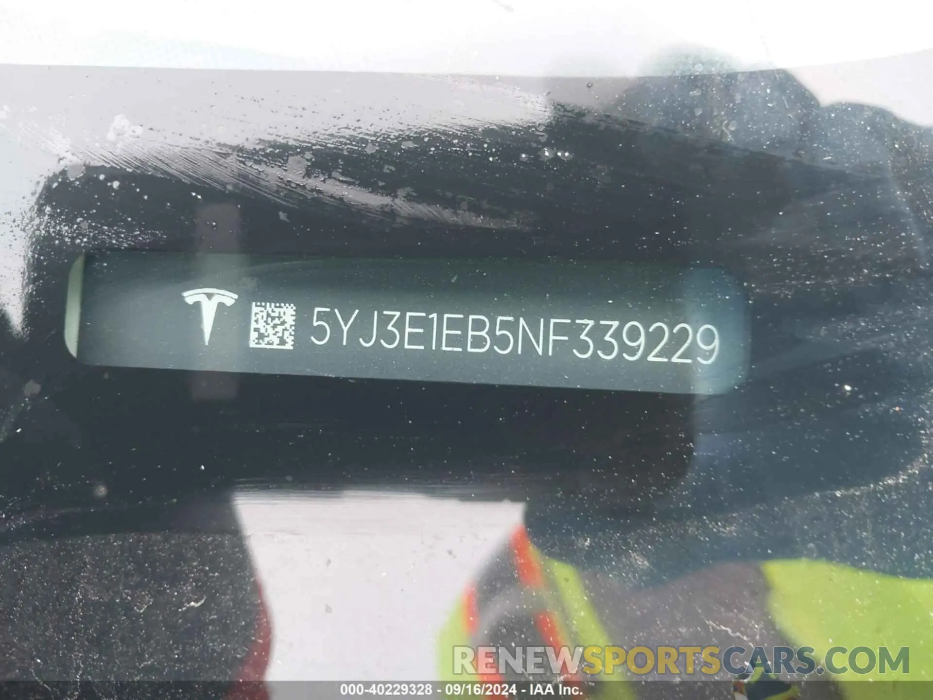 9 Photograph of a damaged car 5YJ3E1EB5NF339229 TESLA MODEL 3 2022