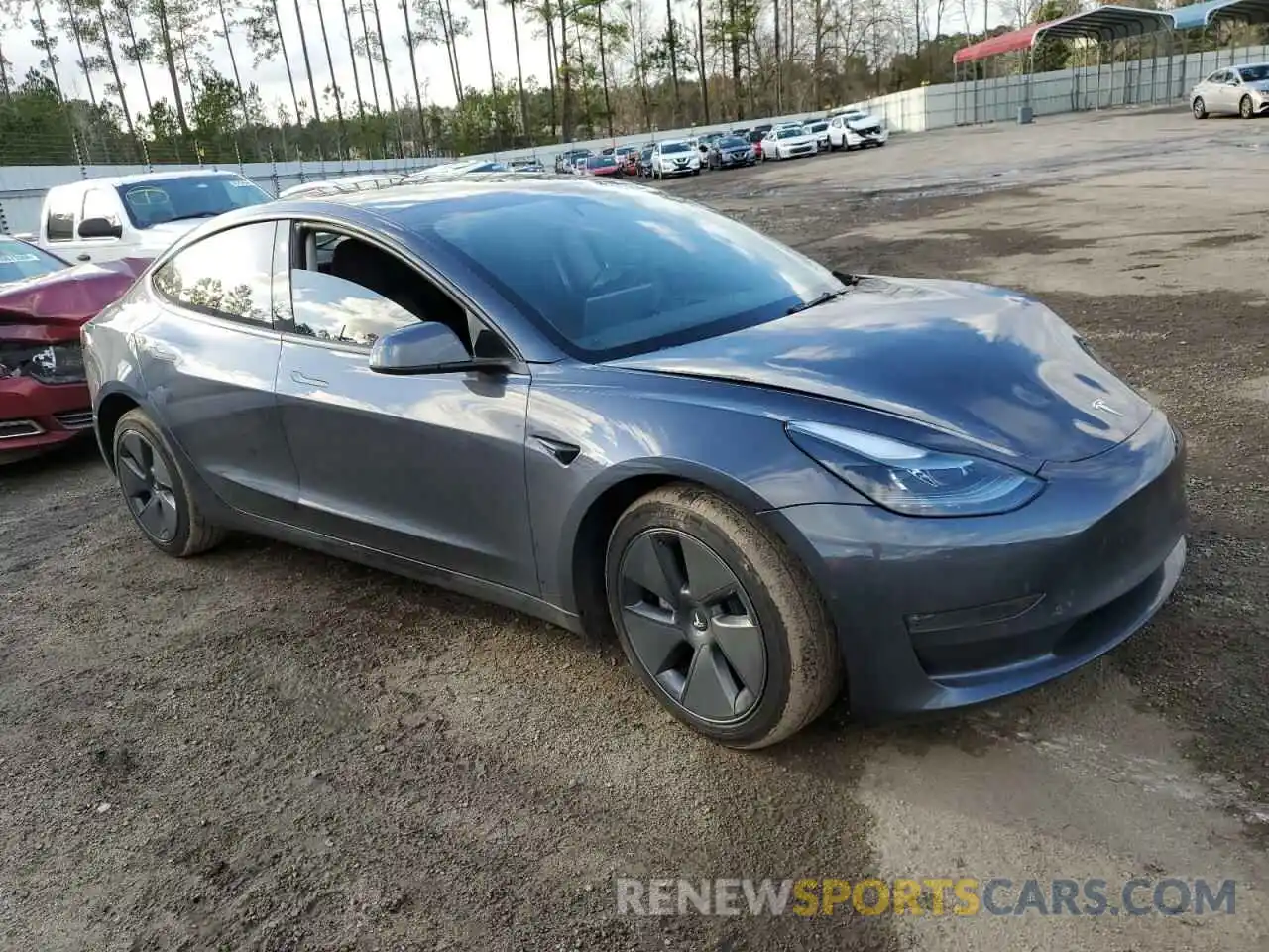 4 Photograph of a damaged car 5YJ3E1EB5NF341143 TESLA MODEL 3 2022