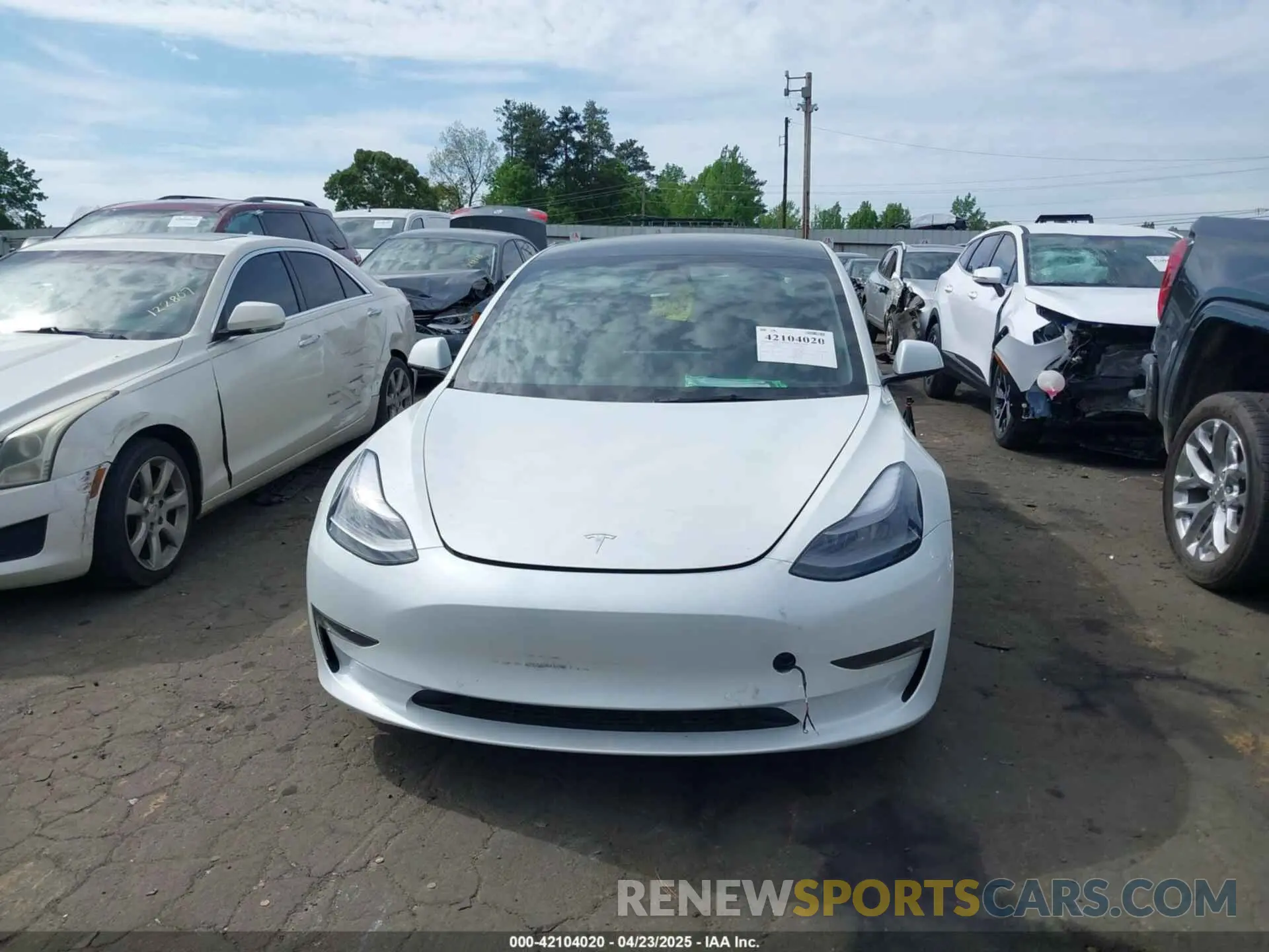 11 Photograph of a damaged car 5YJ3E1EB5NF349078 TESLA MODEL 3 2022