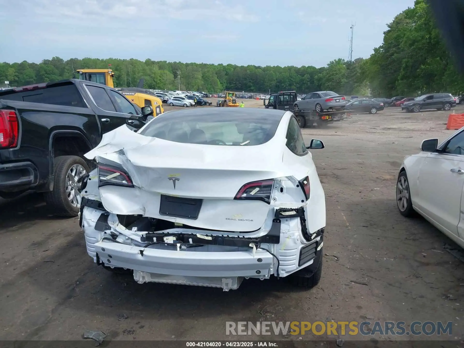 15 Photograph of a damaged car 5YJ3E1EB5NF349078 TESLA MODEL 3 2022