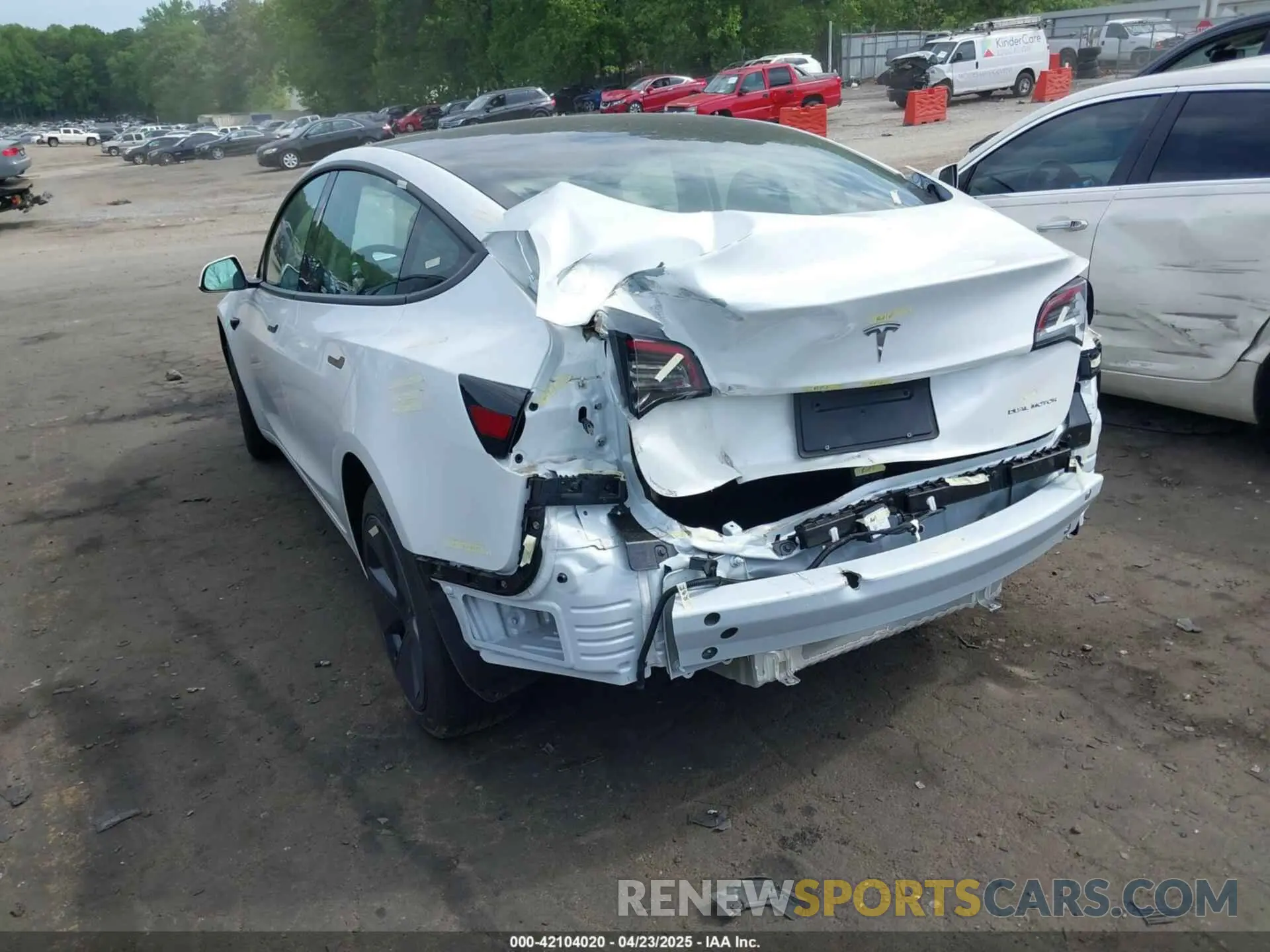 3 Photograph of a damaged car 5YJ3E1EB5NF349078 TESLA MODEL 3 2022
