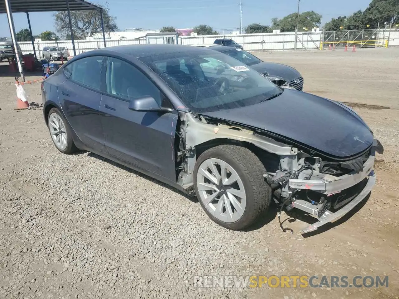 4 Photograph of a damaged car 5YJ3E1EB5NF350473 TESLA MODEL 3 2022