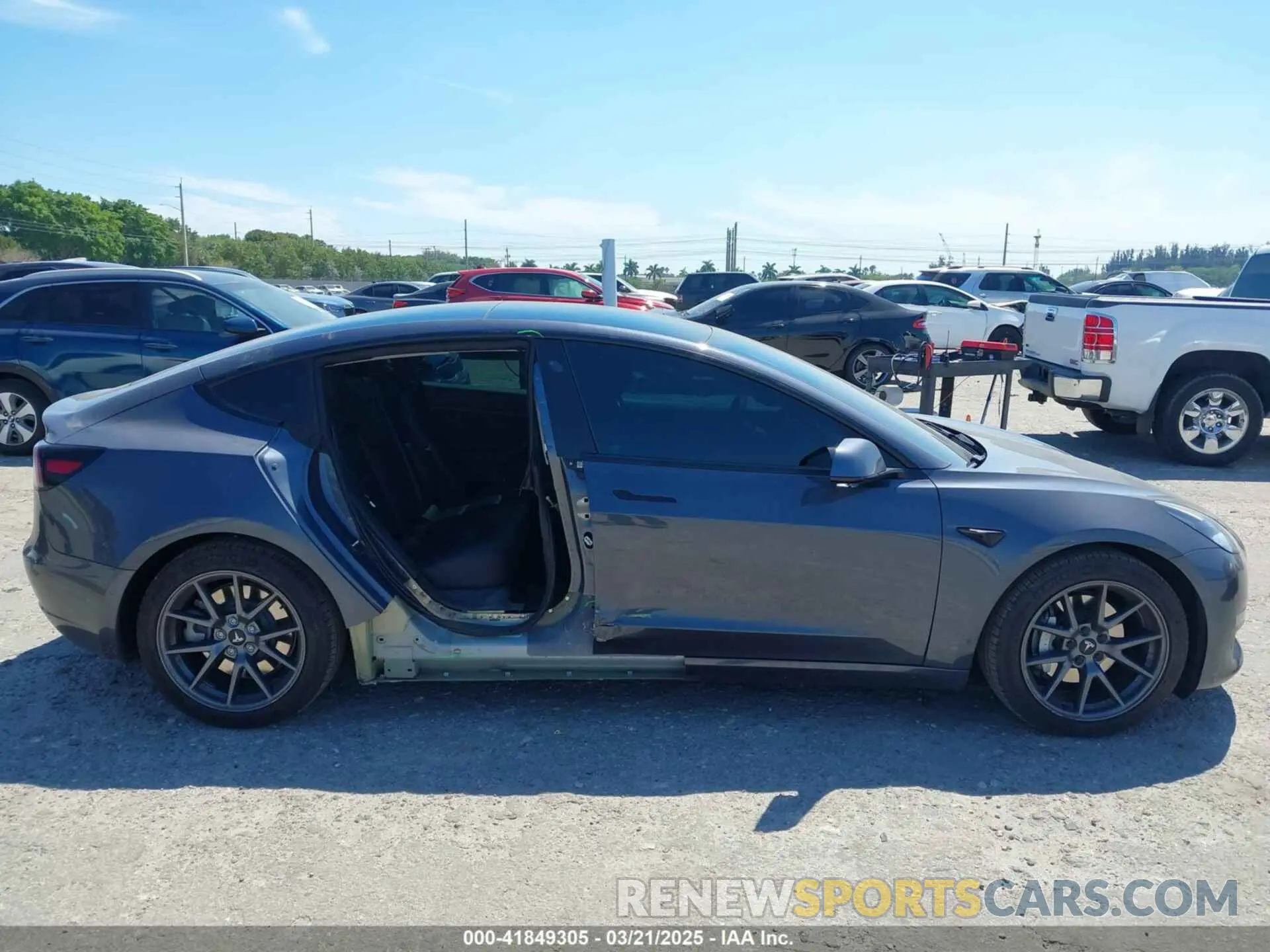 14 Photograph of a damaged car 5YJ3E1EB6NF105861 TESLA MODEL 3 2022