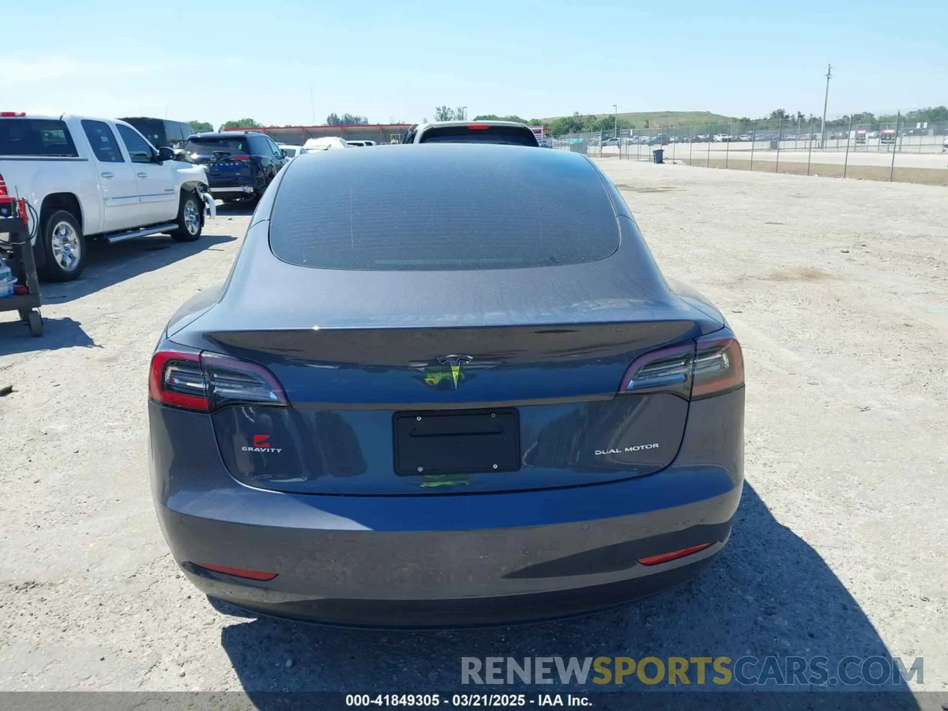 17 Photograph of a damaged car 5YJ3E1EB6NF105861 TESLA MODEL 3 2022