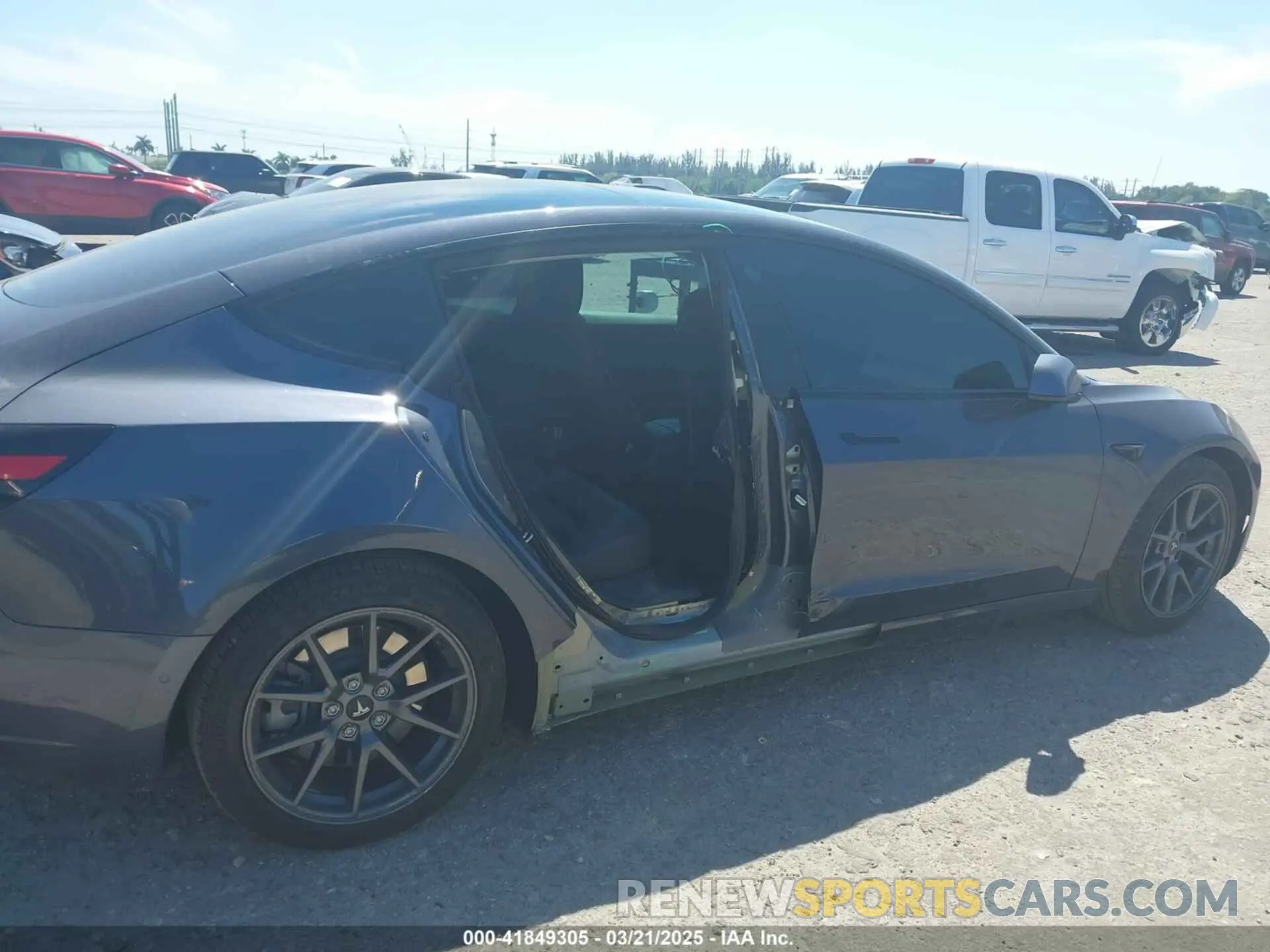 18 Photograph of a damaged car 5YJ3E1EB6NF105861 TESLA MODEL 3 2022