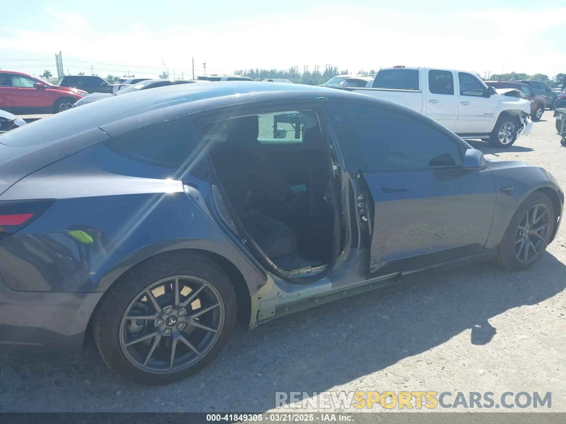 6 Photograph of a damaged car 5YJ3E1EB6NF105861 TESLA MODEL 3 2022