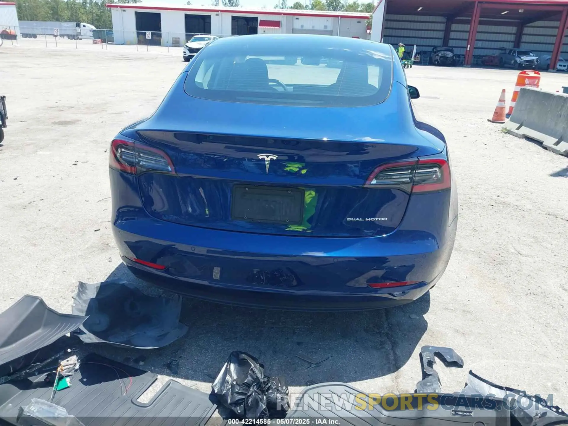 16 Photograph of a damaged car 5YJ3E1EB6NF106038 TESLA MODEL 3 2022