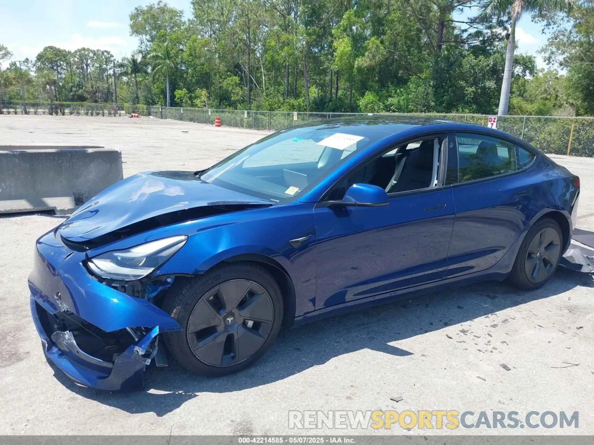 2 Photograph of a damaged car 5YJ3E1EB6NF106038 TESLA MODEL 3 2022