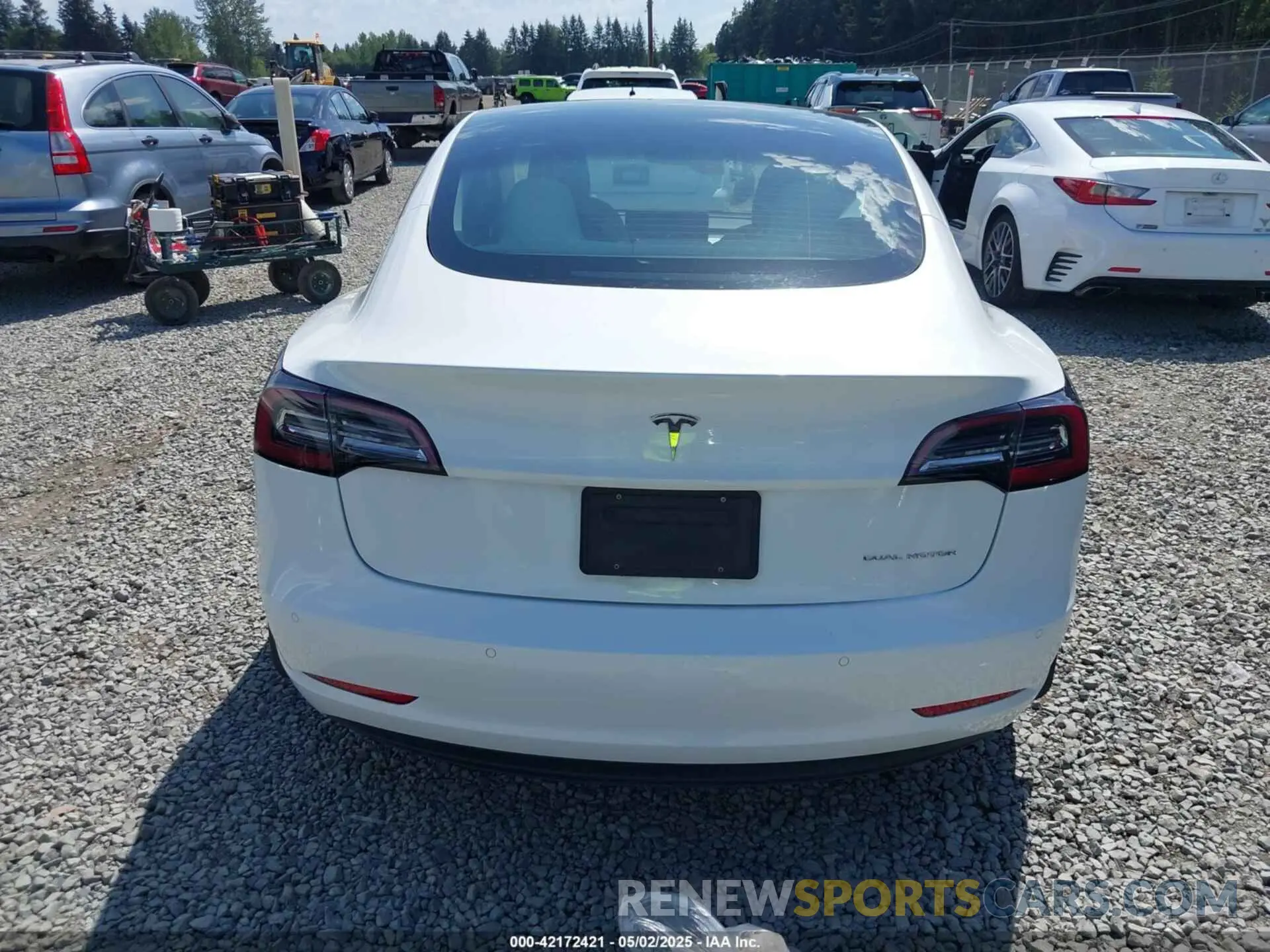 17 Photograph of a damaged car 5YJ3E1EB6NF110719 TESLA MODEL 3 2022