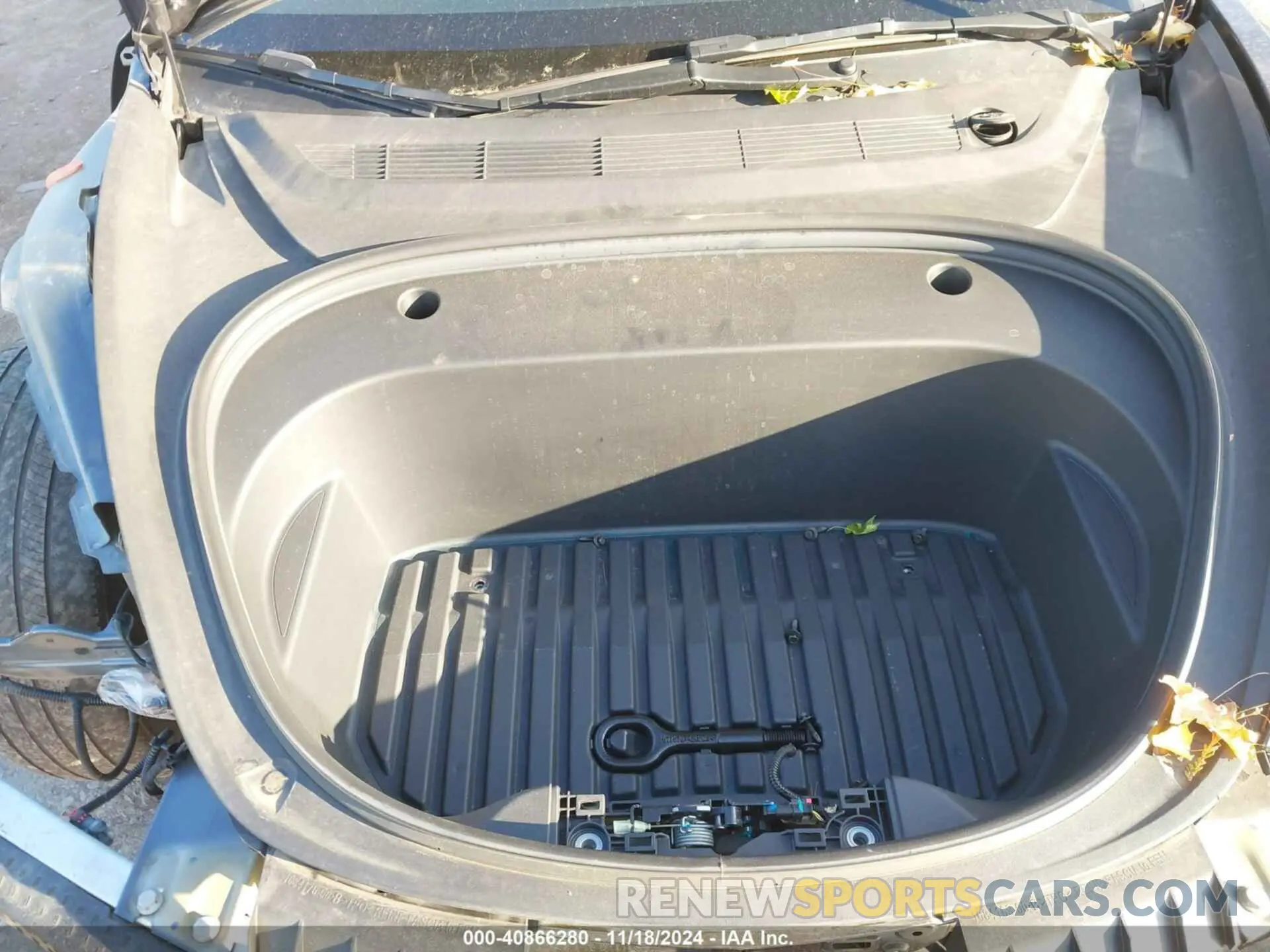 10 Photograph of a damaged car 5YJ3E1EB6NF117069 TESLA MODEL 3 2022