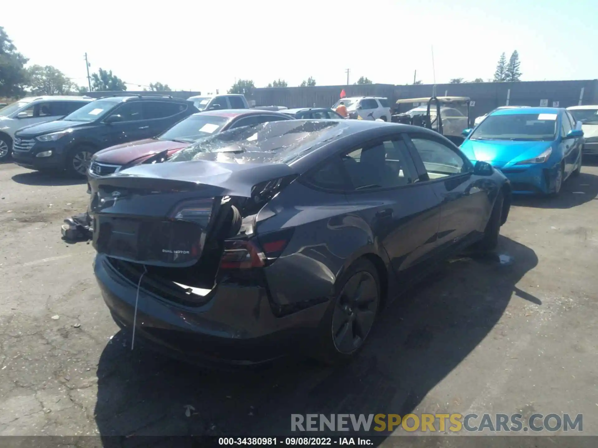 4 Photograph of a damaged car 5YJ3E1EB6NF126130 TESLA MODEL 3 2022