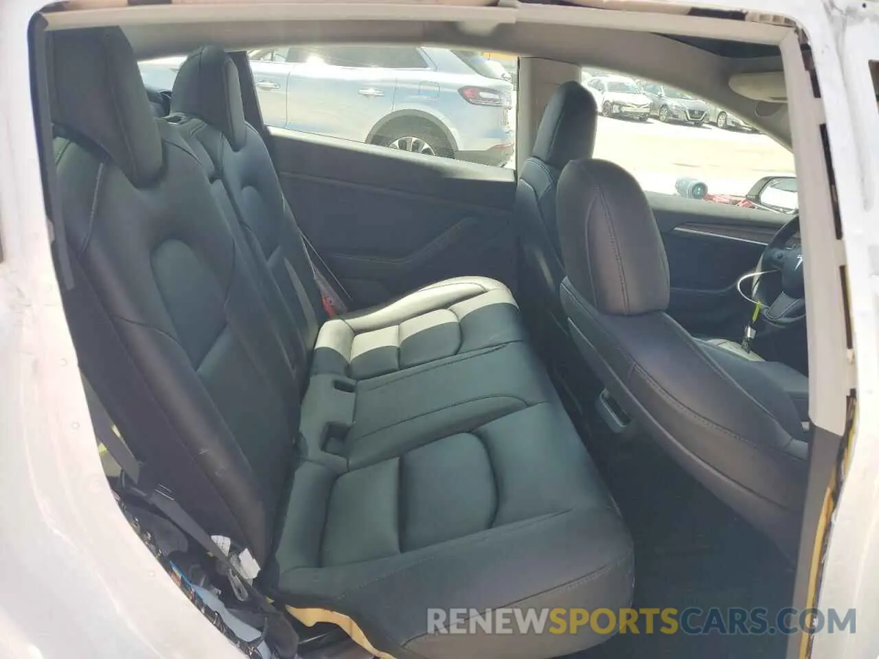 10 Photograph of a damaged car 5YJ3E1EB6NF132879 TESLA MODEL 3 2022