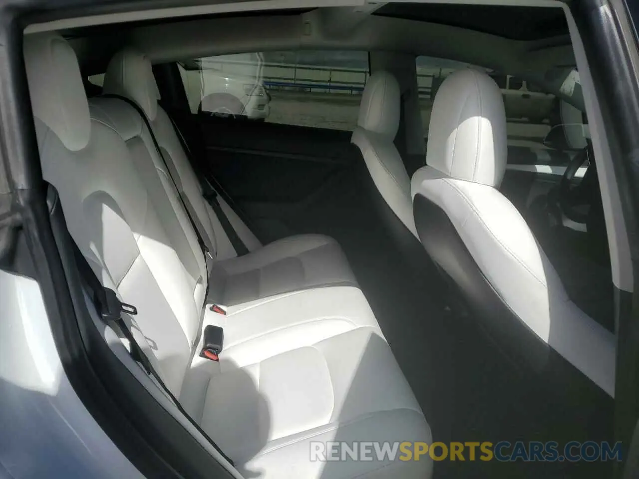 10 Photograph of a damaged car 5YJ3E1EB6NF139251 TESLA MODEL 3 2022