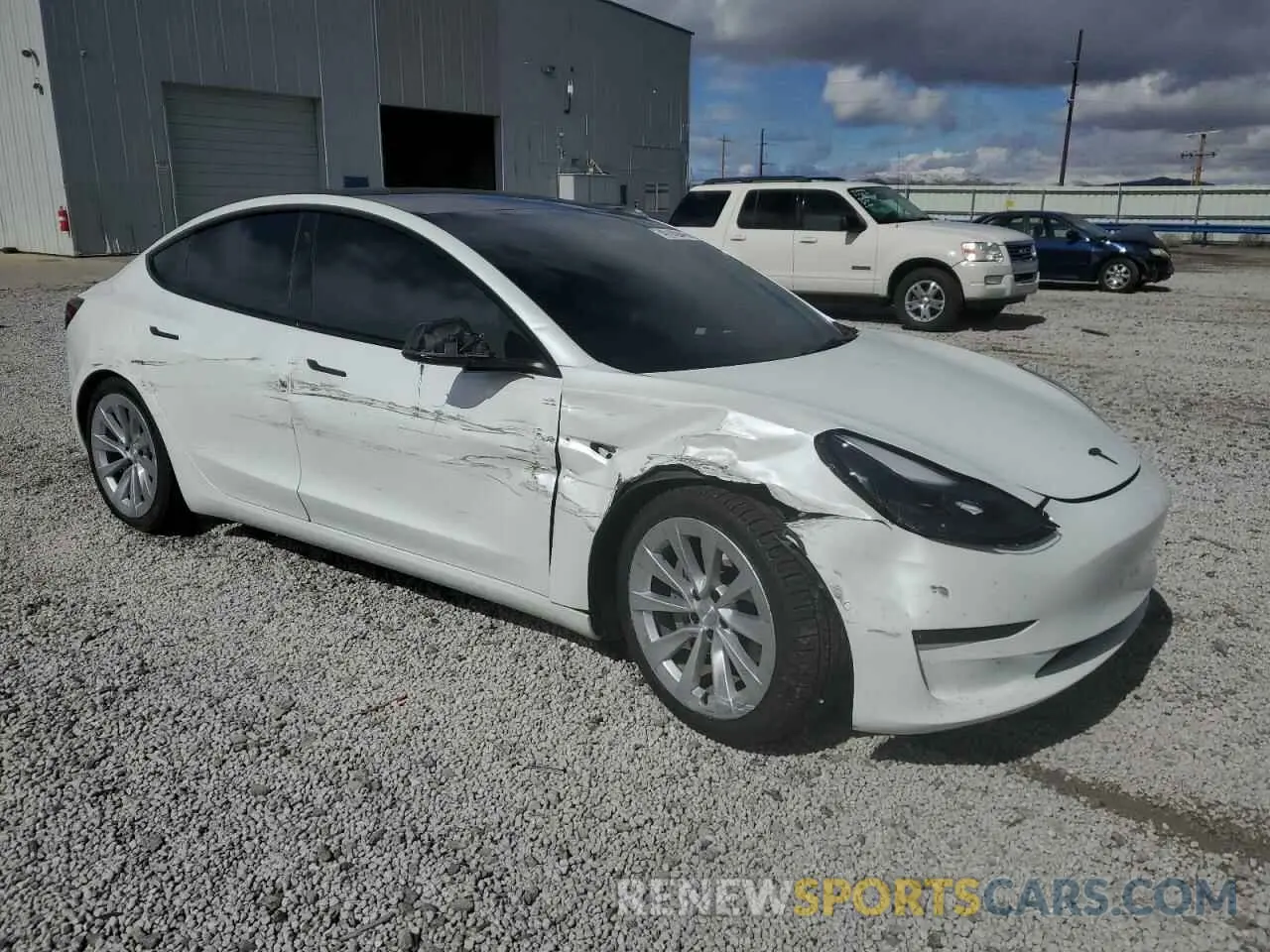 4 Photograph of a damaged car 5YJ3E1EB6NF139251 TESLA MODEL 3 2022