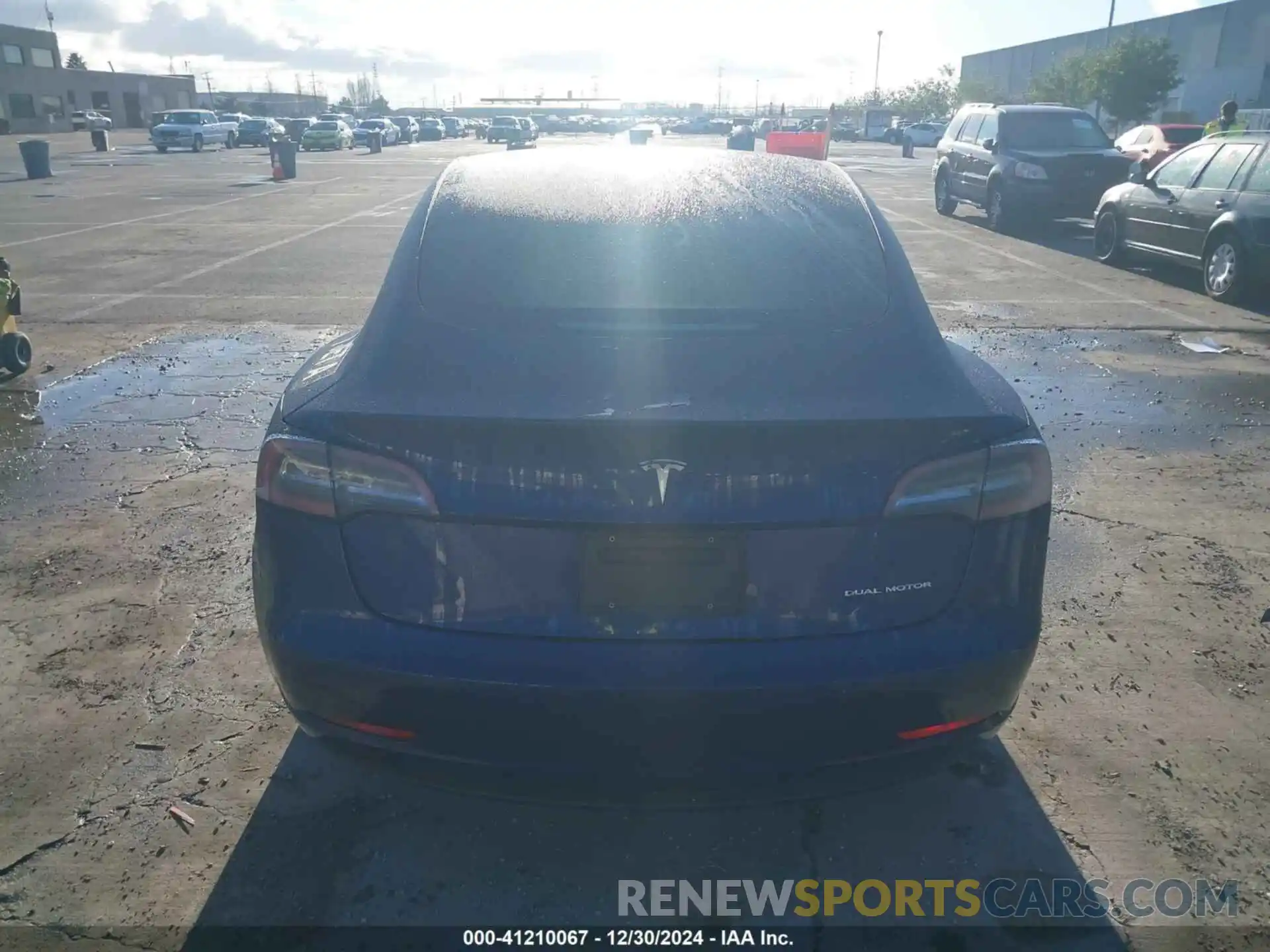 17 Photograph of a damaged car 5YJ3E1EB6NF142571 TESLA MODEL 3 2022