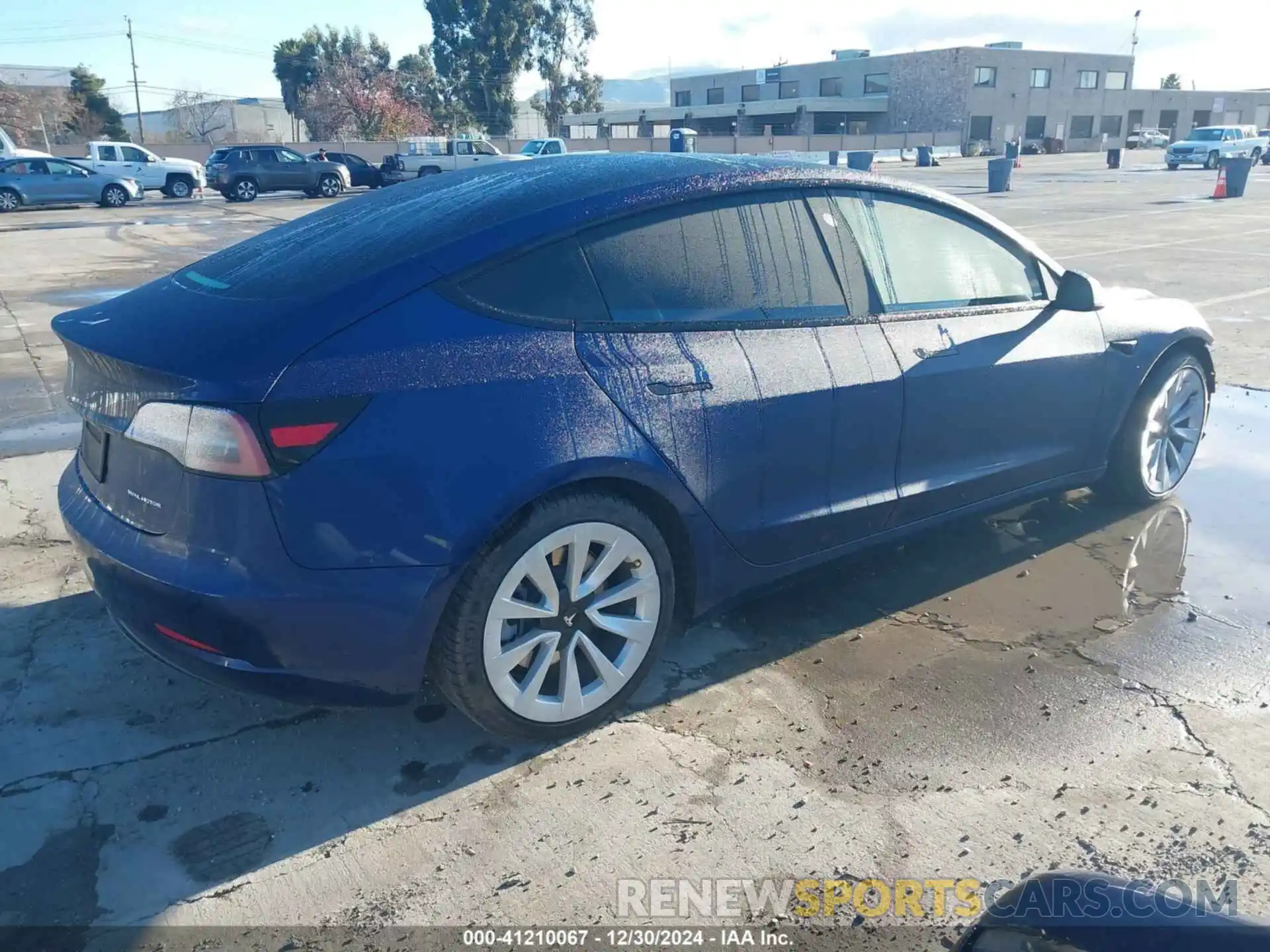 4 Photograph of a damaged car 5YJ3E1EB6NF142571 TESLA MODEL 3 2022