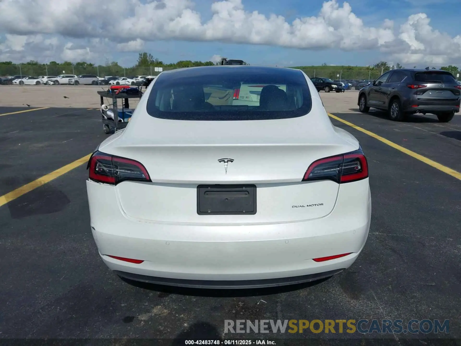 16 Photograph of a damaged car 5YJ3E1EB6NF168930 TESLA MODEL 3 2022