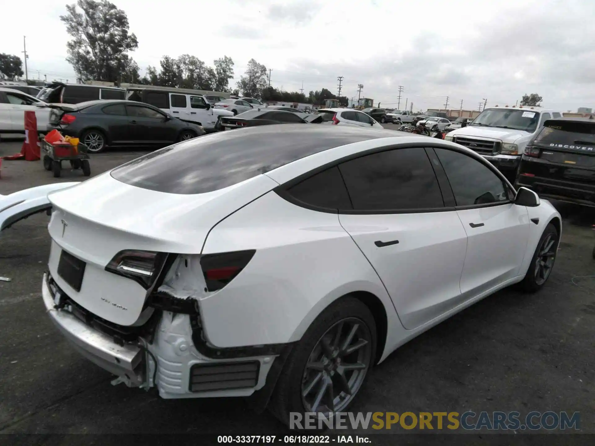 4 Photograph of a damaged car 5YJ3E1EB6NF177188 TESLA MODEL 3 2022