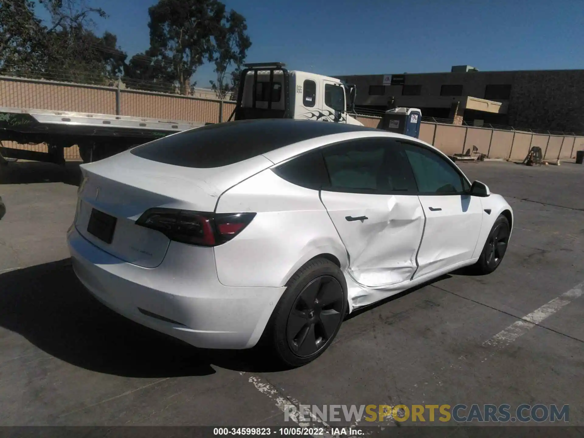 4 Photograph of a damaged car 5YJ3E1EB6NF182651 TESLA MODEL 3 2022