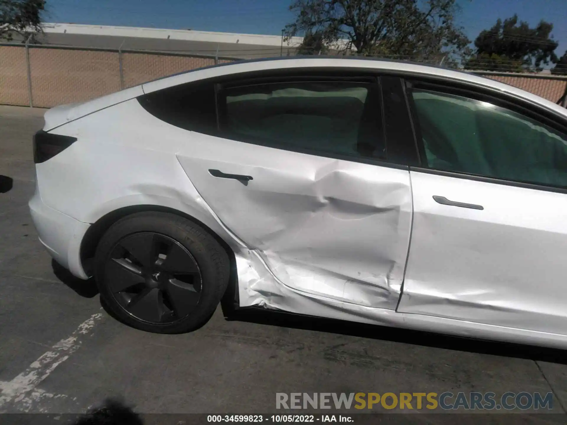 6 Photograph of a damaged car 5YJ3E1EB6NF182651 TESLA MODEL 3 2022