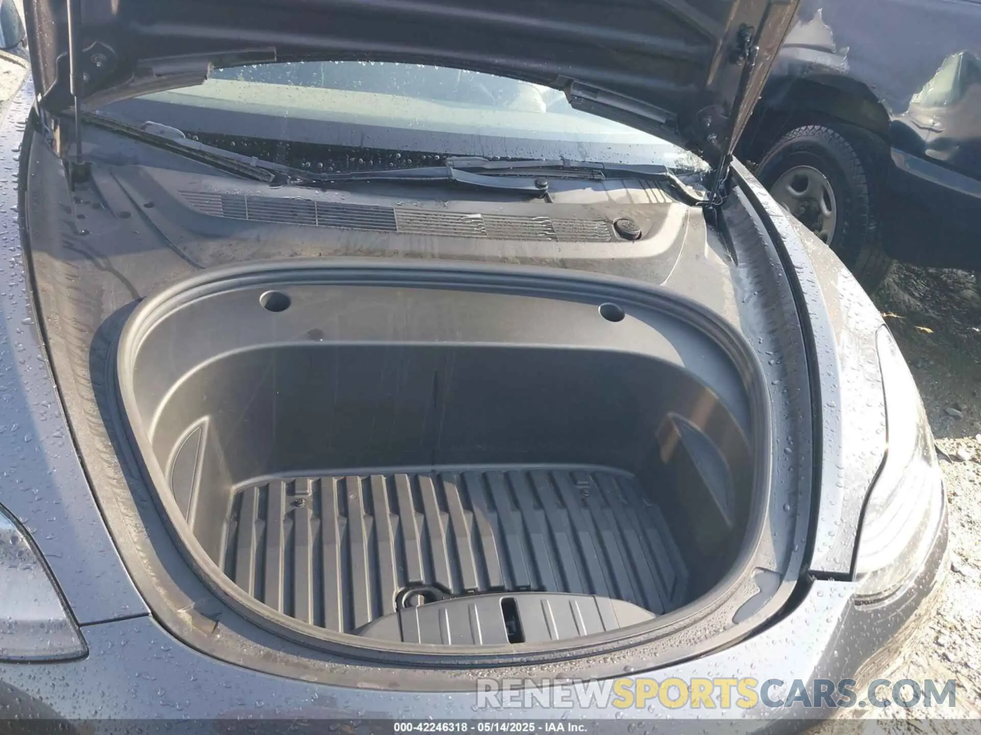 10 Photograph of a damaged car 5YJ3E1EB6NF189096 TESLA MODEL 3 2022