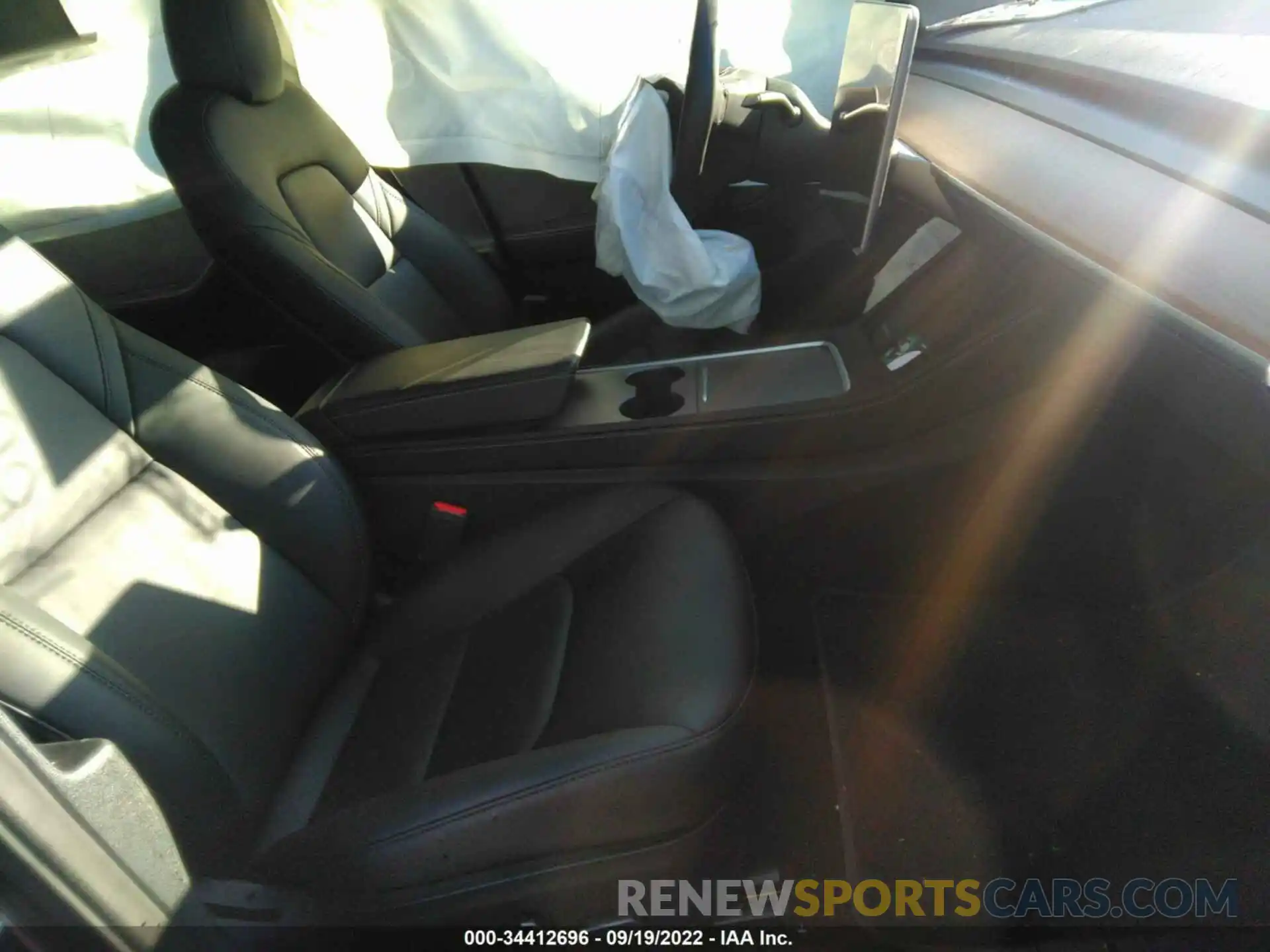 5 Photograph of a damaged car 5YJ3E1EB6NF209203 TESLA MODEL 3 2022