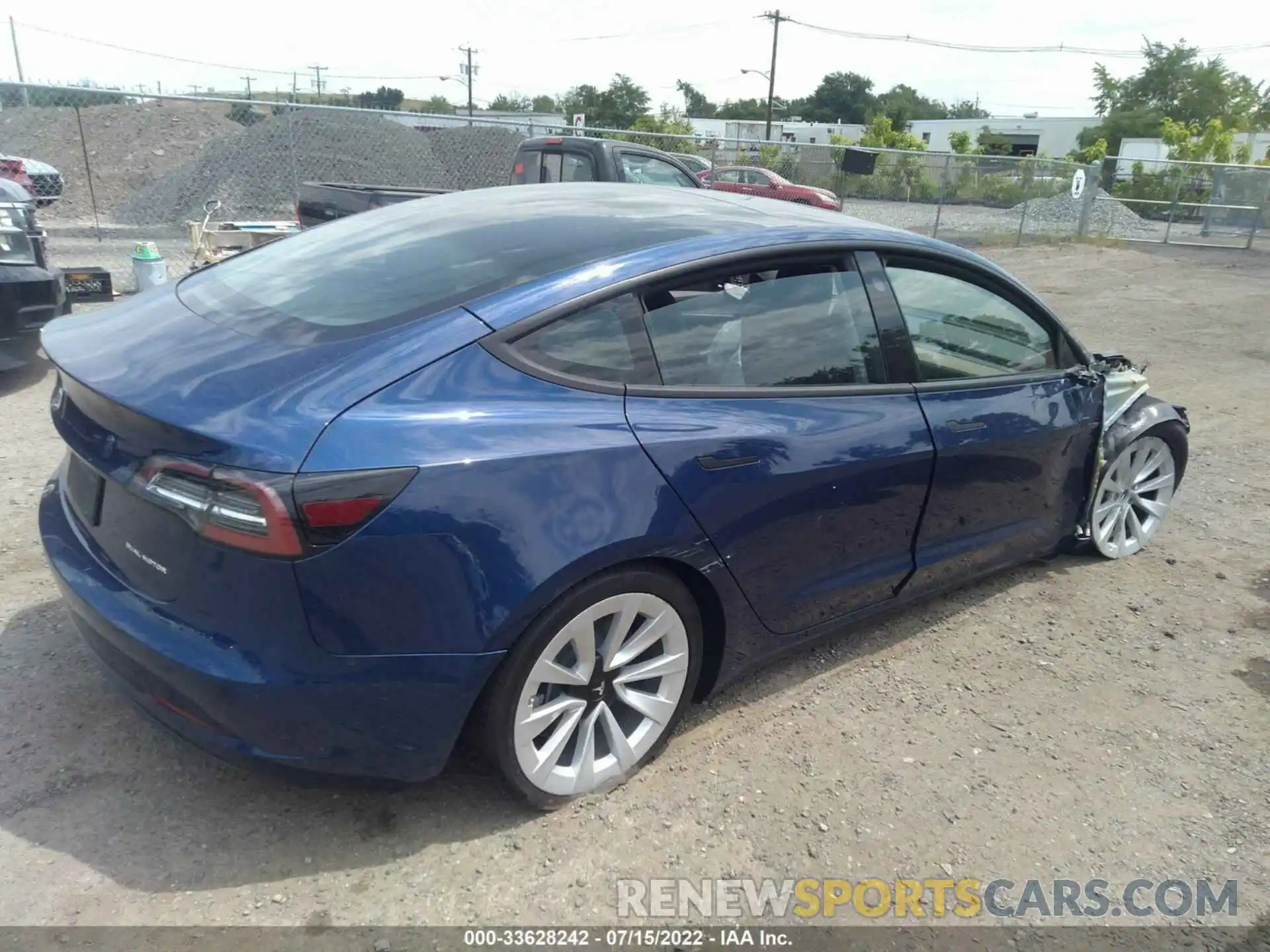 4 Photograph of a damaged car 5YJ3E1EB6NF209766 TESLA MODEL 3 2022