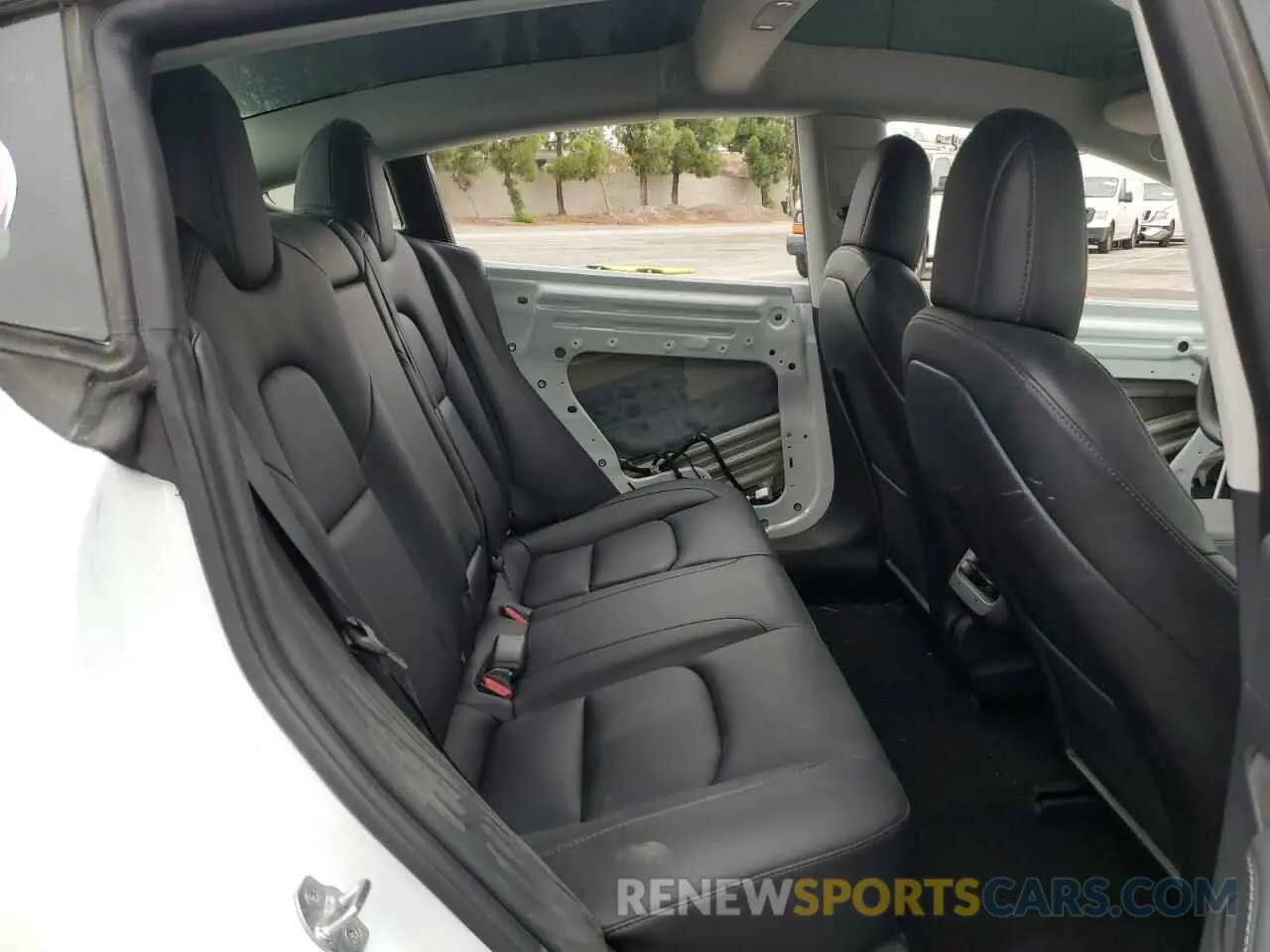 10 Photograph of a damaged car 5YJ3E1EB6NF212750 TESLA MODEL 3 2022