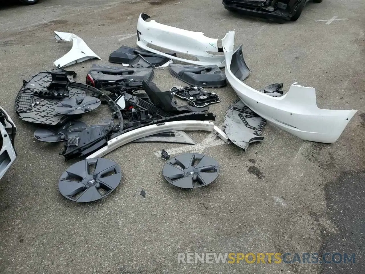 12 Photograph of a damaged car 5YJ3E1EB6NF212750 TESLA MODEL 3 2022