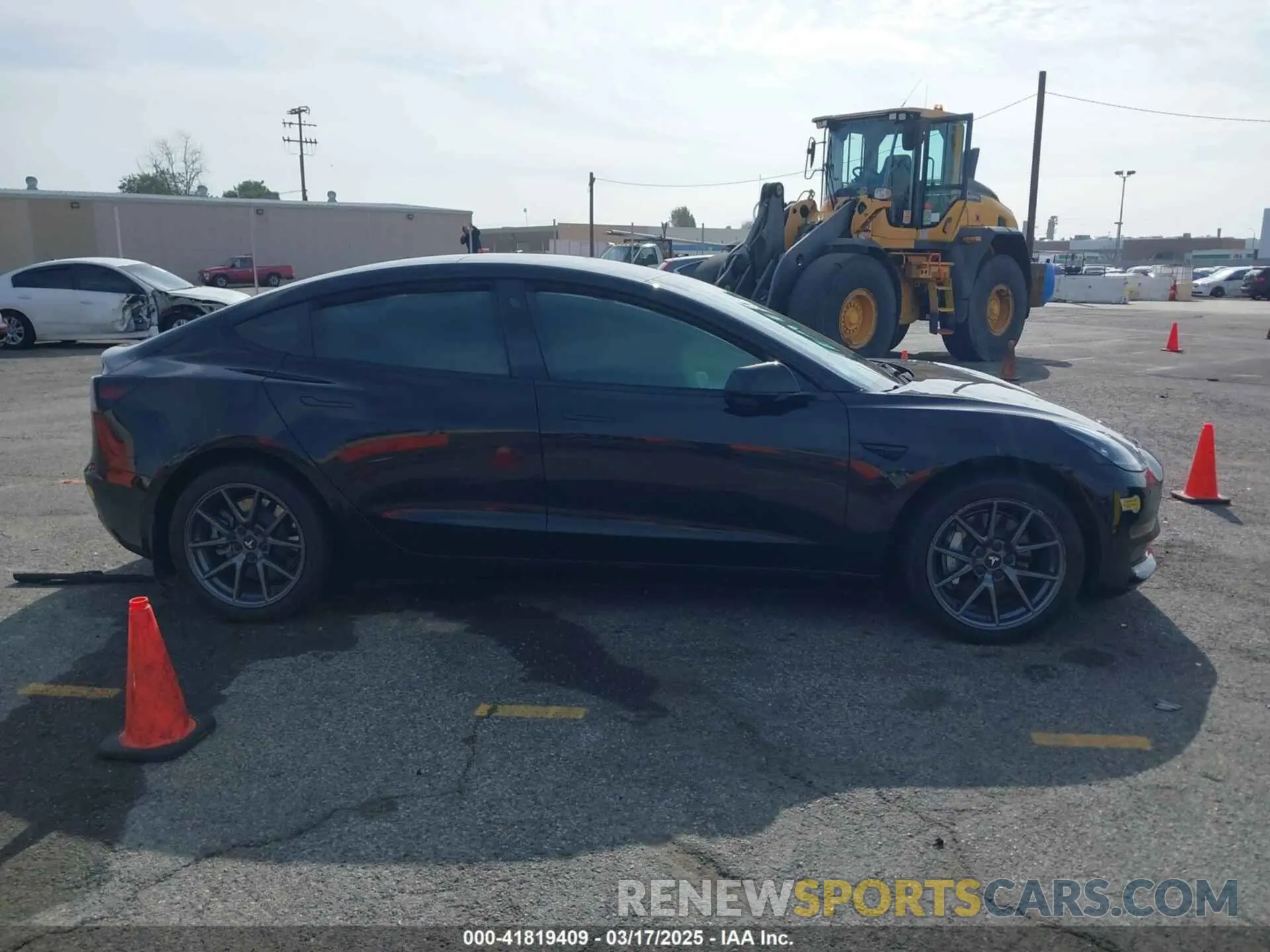 12 Photograph of a damaged car 5YJ3E1EB6NF233131 TESLA MODEL 3 2022