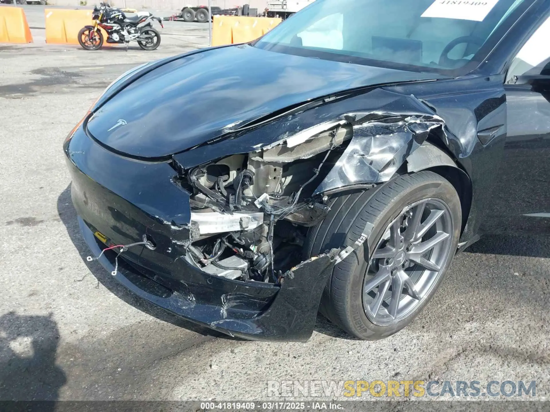 6 Photograph of a damaged car 5YJ3E1EB6NF233131 TESLA MODEL 3 2022
